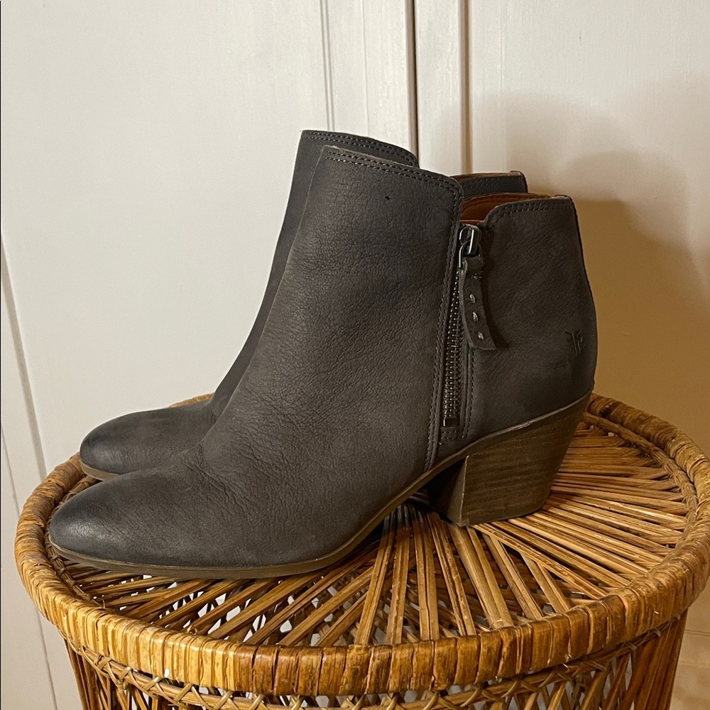 Frye Dark Gray Leather Judith Double Zip Ankle Boots Sz 10M